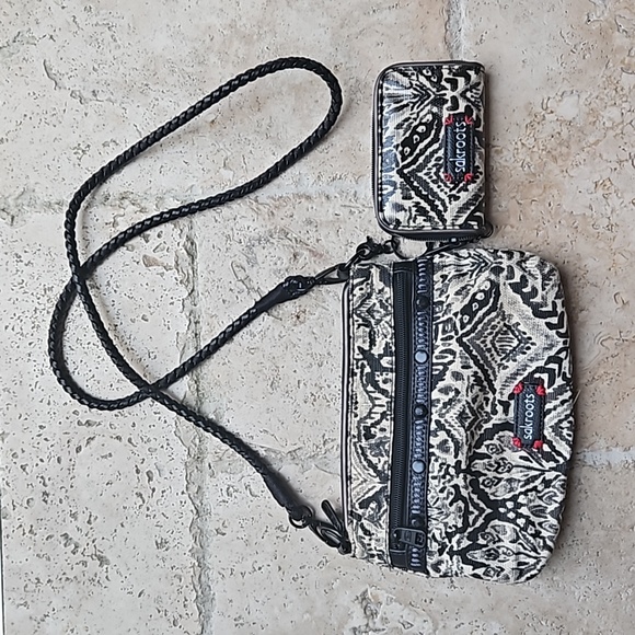 Saks Roots 2 in 1 Crossbody and Wallet with Rope Strap Bag - Picture 2 of 9